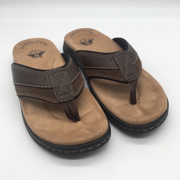 dockers memory foam flip flops